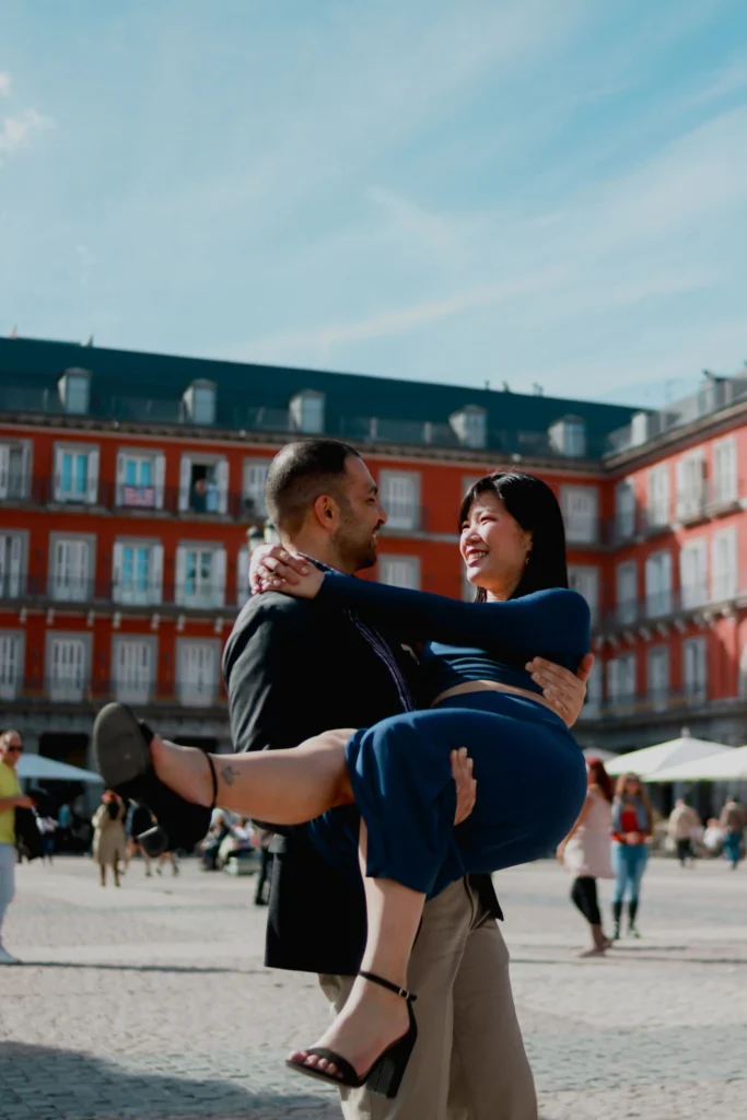 Arturo Cordero Fotografía-Fotógrafo en Madrid-Sesiones de fotos-familia-compromiso-bodas-retratos-postboda-PLAZA-MAYOR (3)