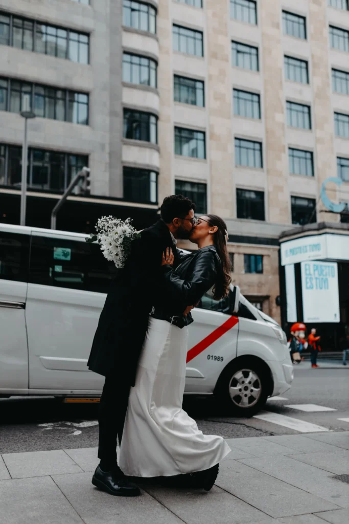 Arturo Cordero Fotografía-Fotógrafo en Madrid-Sesiones de fotos-familia-compromiso-bodas-retratos-postboda--lugares-Gran-vía-Callao