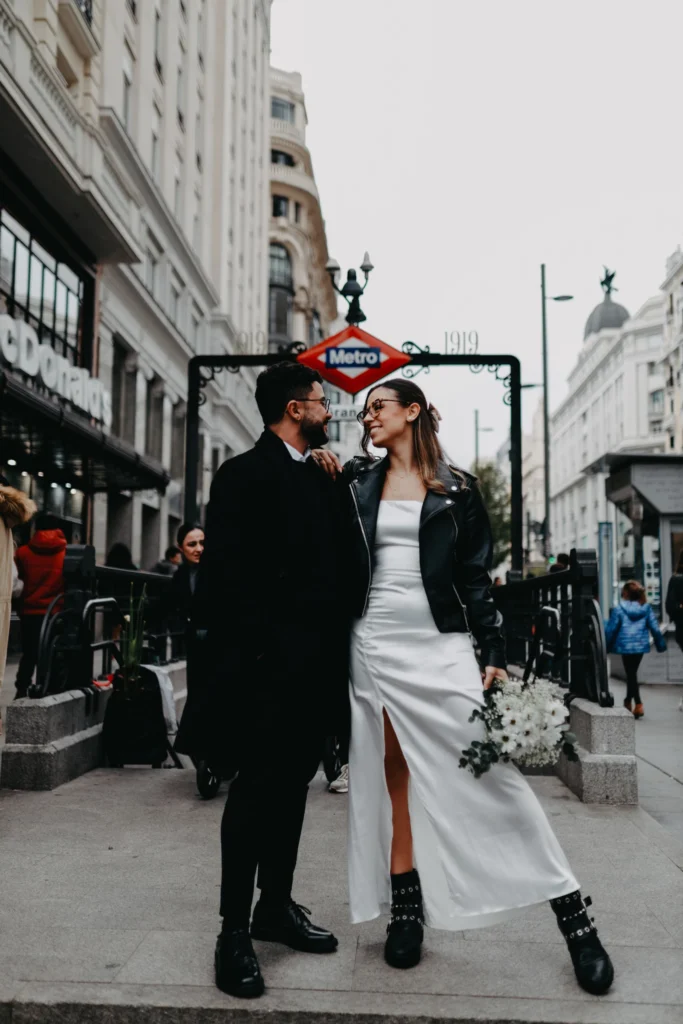 Arturo Cordero Fotografía-Fotógrafo en Madrid-Sesiones de fotos-familia-compromiso-bodas-retratos-postboda--lugares-Gran-vía-Callao (2)