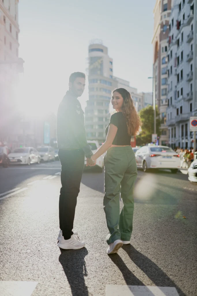 Arturo Cordero Fotografía-Fotógrafo en Madrid-Sesiones de fotos-familia-compromiso-bodas-retratos-postboda--lugares-Gran-vía-Callao