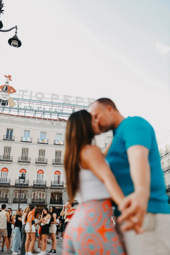 Arturo Cordero Fotografía-Fotógrafo en Madrid-Sesiones de fotos-familia-compromiso-bodas-retratos-postboda--lugares-puerta-del-sol (3)