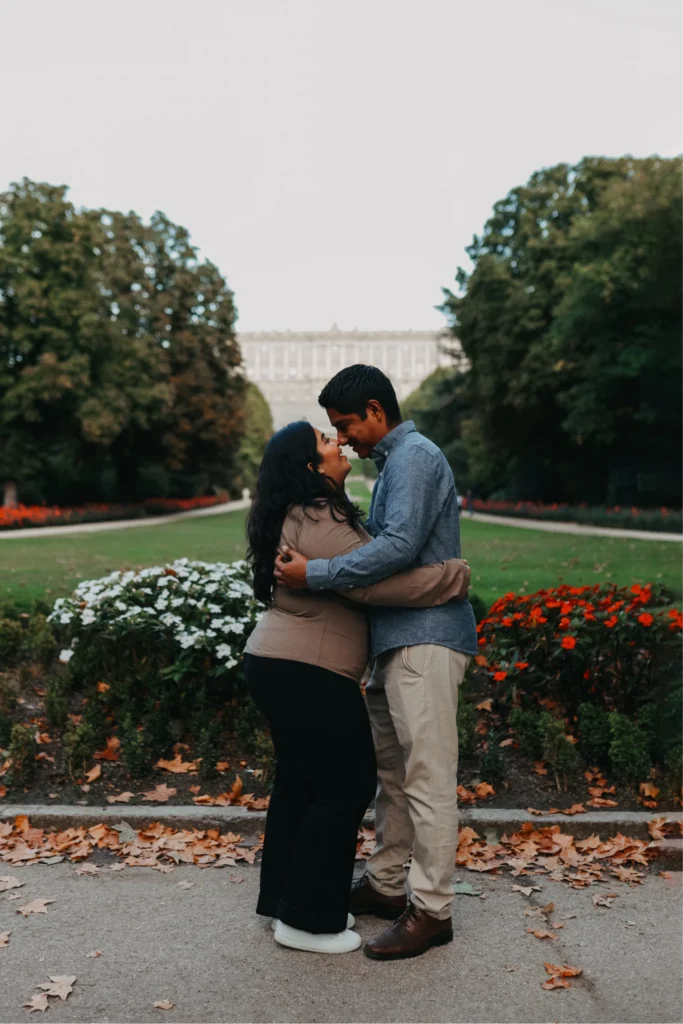 Arturo Cordero Fotografía-Fotógrafo en Madrid-Sesiones de fotos-familia-compromiso-bodas-retratos-postboda-parque retiro-lugares-Campo-Del-Moro-Jardin