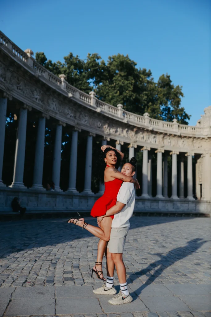 Arturo Cordero Fotografía-Fotógrafo en Madrid-Sesiones de fotos-familia-compromiso-bodas-retratos-postboda-parque retiro-lugares-Monumento a Alfonso XII_ (12)