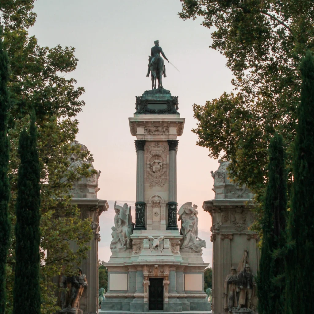 Arturo Cordero Fotografía-Fotógrafo en Madrid-Sesiones de fotos-familia-compromiso-bodas-retratos-postboda-parque retiro-lugares-Parque-retiro-Monumento a Alfonso XII