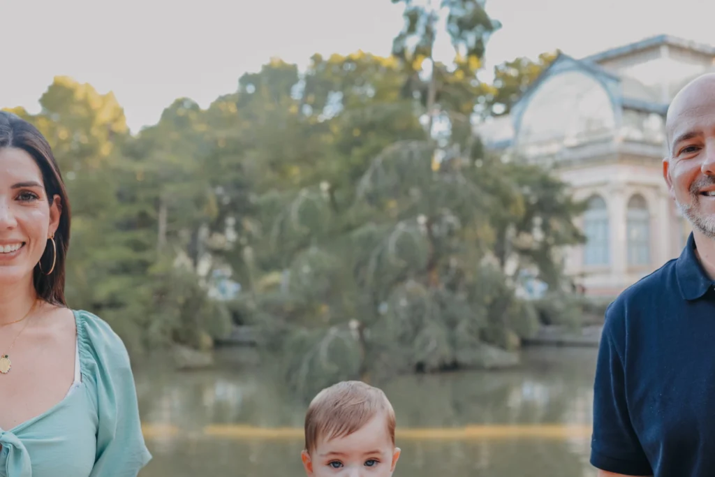 www.arturocordero.es Arturo Cordero Fotografía – Fotógrafo de Familias en Madrid – Sesiones de Fotos Familiares, Bebés, Bautizos y Revelación de Sexo - Jardín El Capricho de la Alameda de Osuna (2)