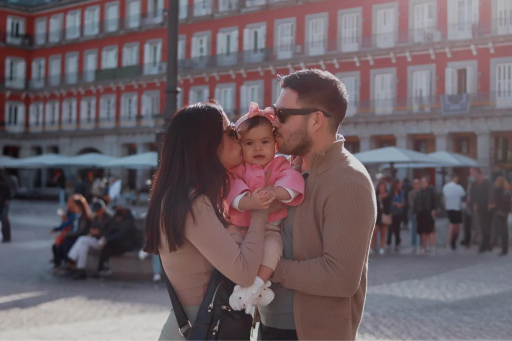 www.arturocordero.es Arturo Cordero Fotografía – Fotógrafo de Familias en Madrid – Sesiones de Fotos Familiares, Bebés, Bautizos y Revelación de Sexo - Plaza Mayor