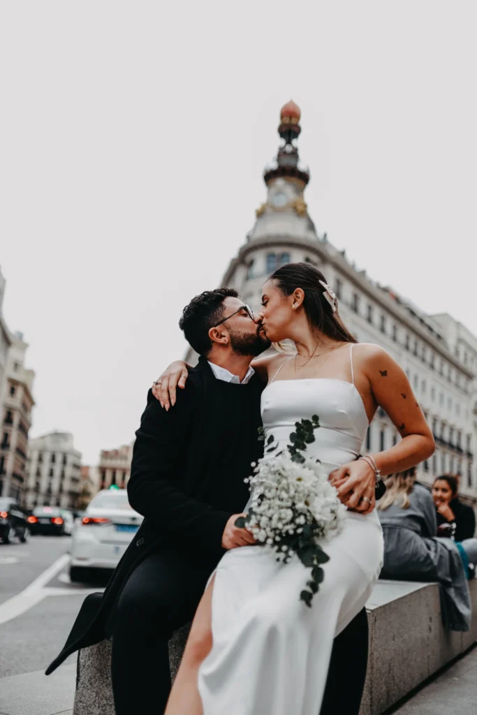 www.arturocordero.es Fotógrafo en Madrid Bodas, Parejas, Familia, Postbodas, Trash The Dress, sesión de fotos, fotografía y video - Puerta del Sol - Four season hotel (2)